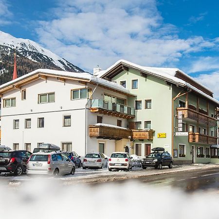 Garni Apparthotel St Valentin Сан-Валентіно-Алла-Мута Екстер'єр фото