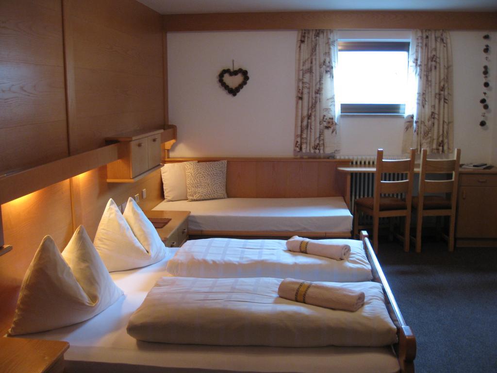 Garni Apparthotel St Valentin Сан-Валентіно-Алла-Мута Екстер'єр фото